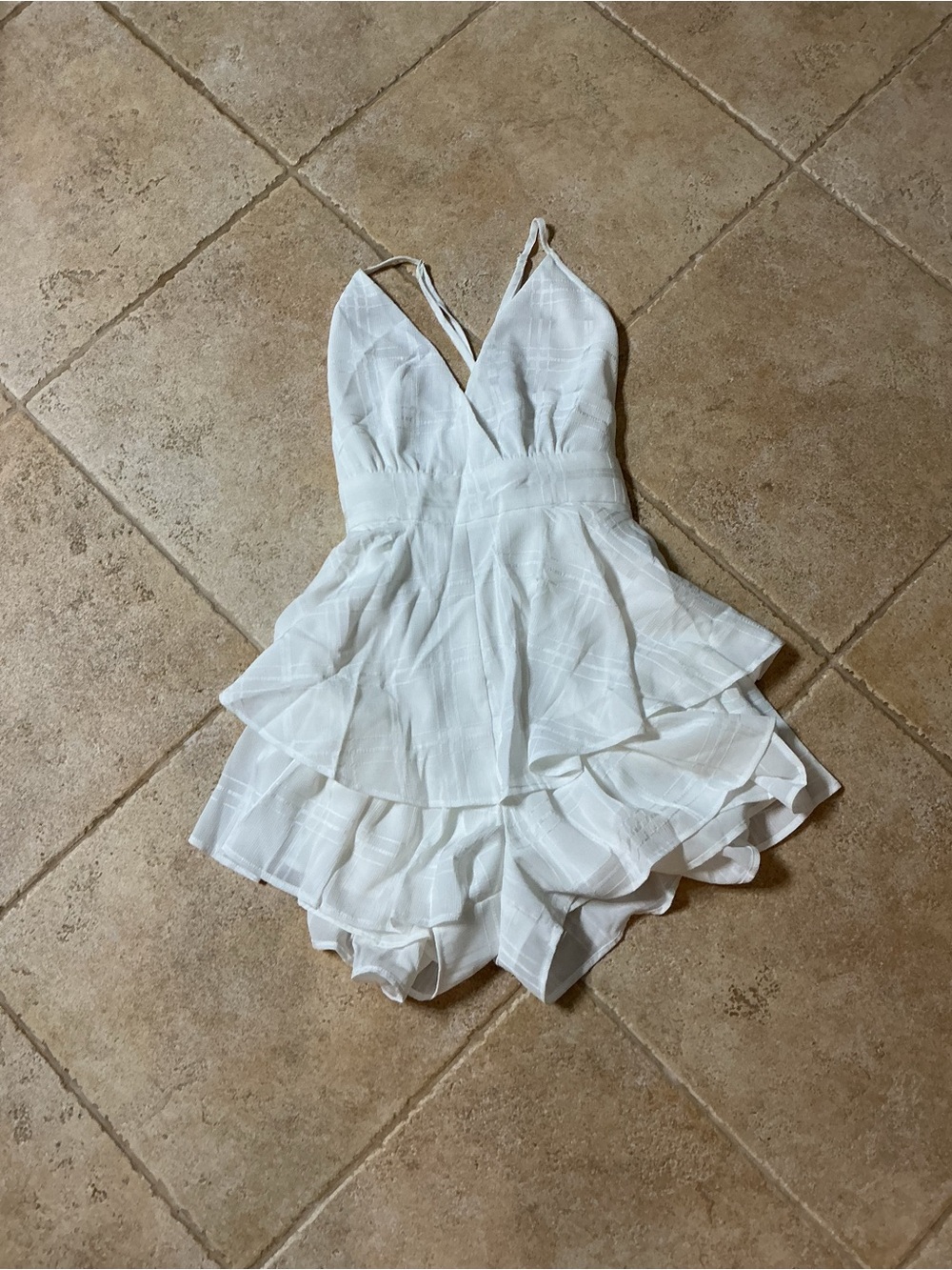 Selfie Leslie White Ruffle Tiered Romper Sz xs new